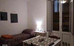 Camere Simili A Ostello Solo Per Uomini - Hostel-Like Rooms Only For Man